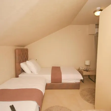 Bajadera Lux