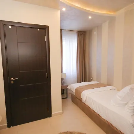 Bajadera Lux 2* Βελιγράδι