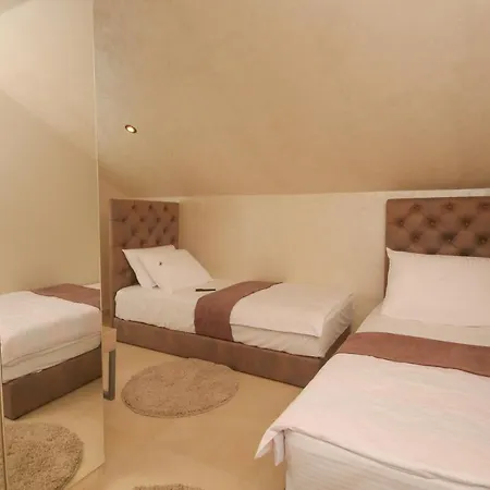 Bajadera Lux 2* בלגרד