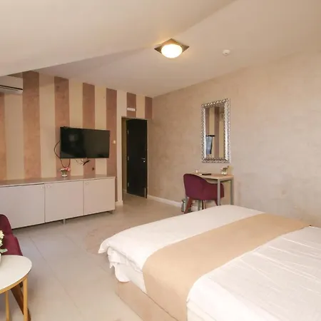 Bajadera Lux 2* Belgrade