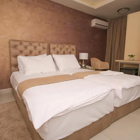 Bajadera Lux 2*
