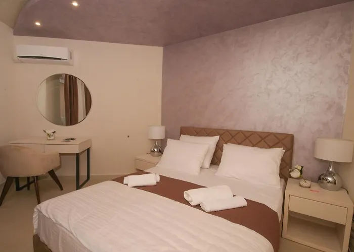 Bajadera Lux Hotel 2*