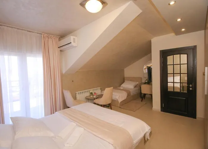 Bajadera Lux Hotel 2*